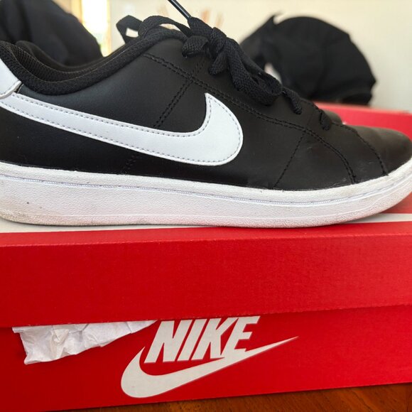 Nike Shoes - Picture 2 of 3